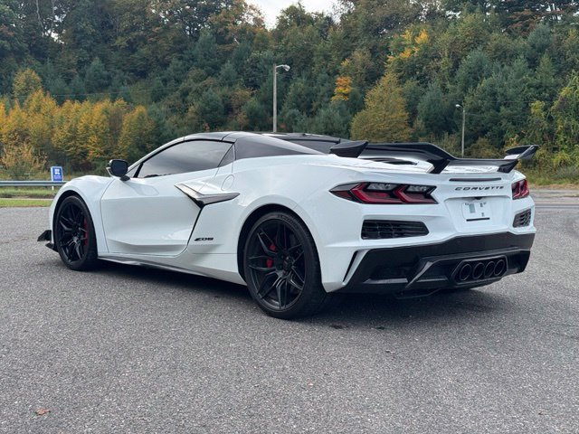Used 2023 Chevrolet Corvette Z06 w/ Battery Protection Package RWD image 5
