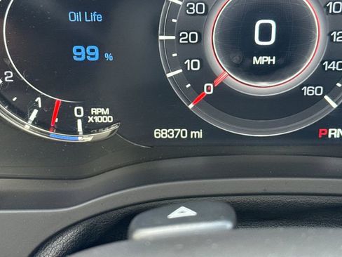 Used 2019 Cadillac Escalade Premium Luxury RWD image 34