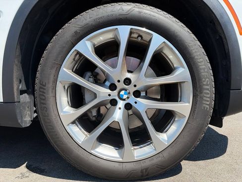 Used 2022 BMW X5 xDrive40i w/ Premium Package AWD/4WD image 24