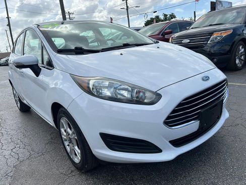 Used 2015 Ford Fiesta SE image 4