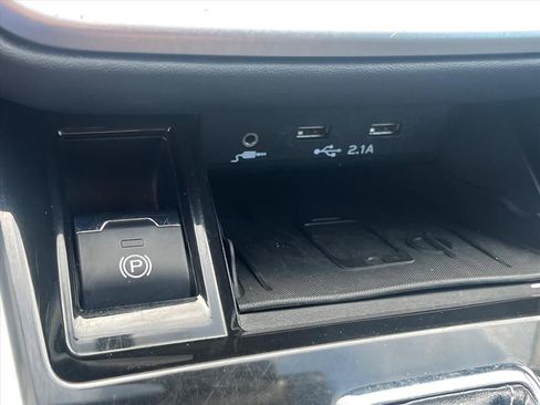 Used 2021 Subaru Outback Premium AWD/4WD image 17