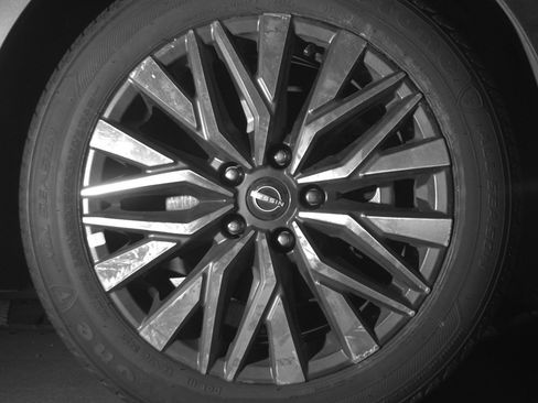 Used 2025 Nissan Altima 2.5 SV image 13