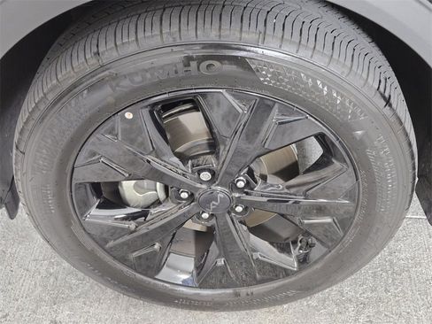 Used 2025 Kia Sportage X-Line w/ Premium Package image 11