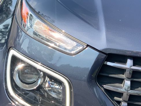 Certified 2022 Hyundai Venue Limited FWD image 10