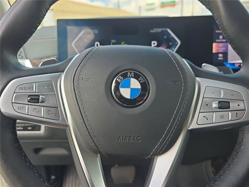 Used 2025 BMW X7 xDrive40i AWD/4WD image 23