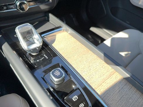 Used 2026 Volvo XC60 B5 Core w/ Protection Package Premier image 22