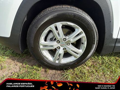 Used 2024 GMC Terrain SLE w/ Driver Convenience Package FWD image 10
