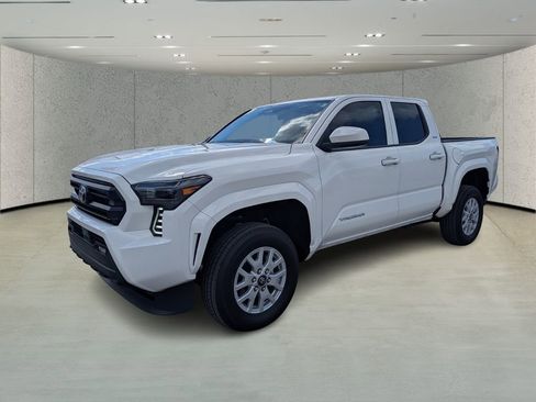 Used 2024 Toyota Tacoma SR5 image 7