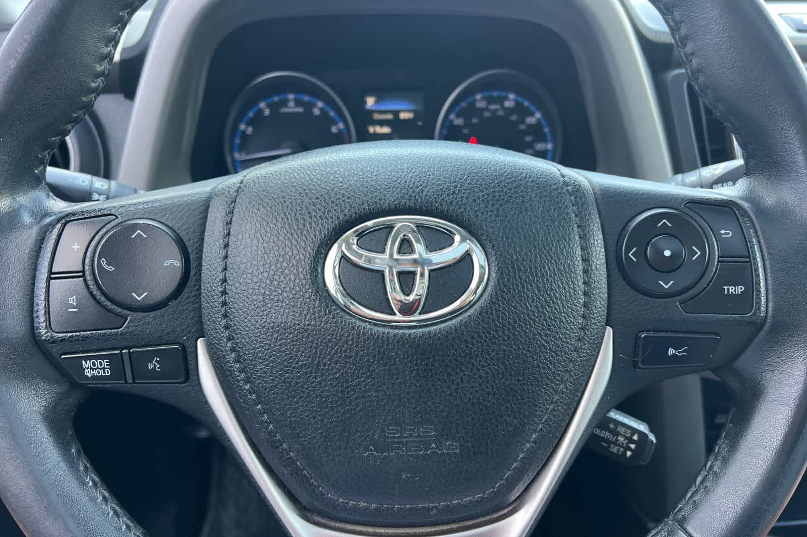 Used 2018 Toyota RAV4 XLE FWD image 25