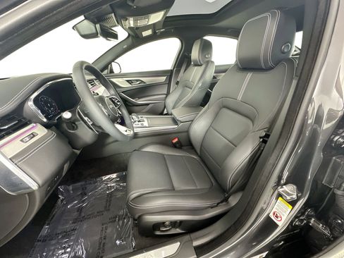 Certified 2024 Jaguar XF R-Dynamic SE image 20