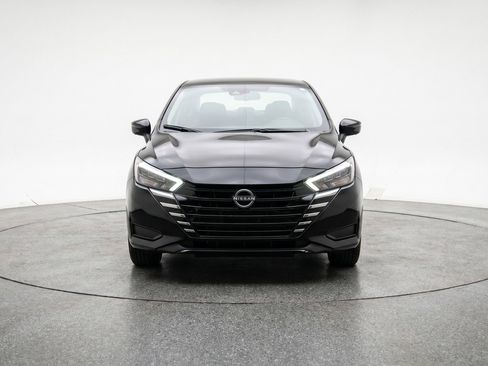 Used 2025 Nissan Versa SV FWD image 2