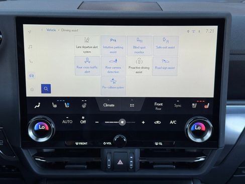 Used 2024 Lexus GX 550 w/ Cold Area Package image 31