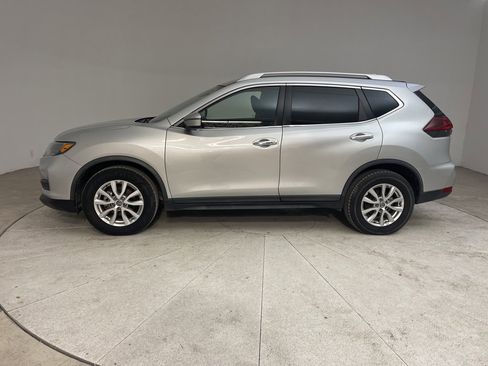 Used 2019 Nissan Rogue SV image 9