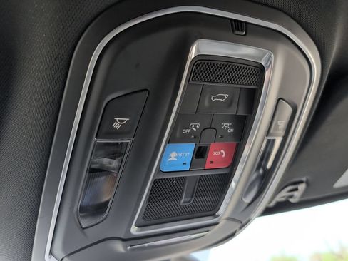 Used 2024 Jeep Wagoneer L Series II RWD image 25