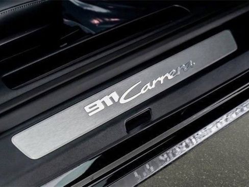 Used 2025 Porsche 911 Carrera RWD image 33
