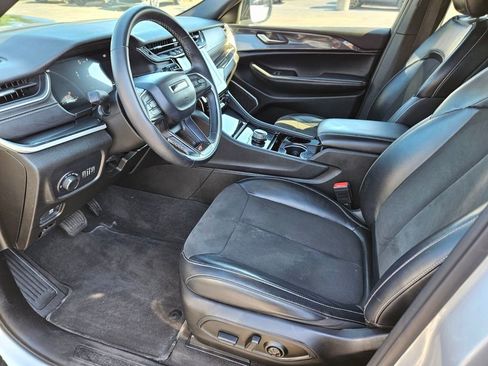 Used 2021 Jeep Grand Cherokee L Laredo image 10