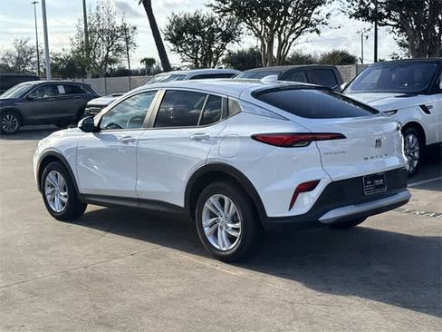 Used 2025 Buick Envista Preferred image 3