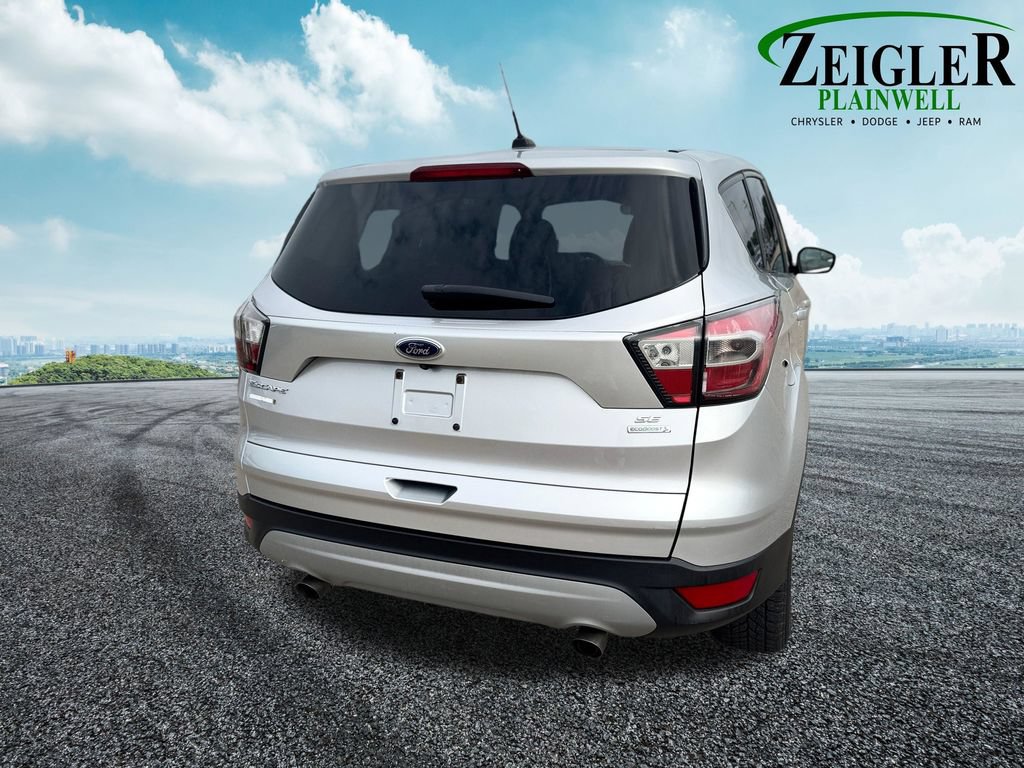 Used 2017 Ford Escape SE FWD image 5