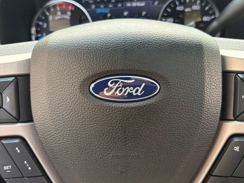 Used 2020 Ford F250 Platinum w/ Tremor Off-Road Package AWD/4WD image 13