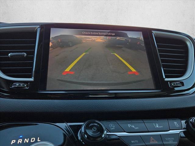 Used 2021 Chrysler Pacifica Touring-L FWD image 12