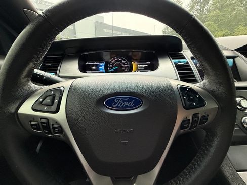 Used 2018 Ford Taurus SEL w/ Equipment Group 201A image 18