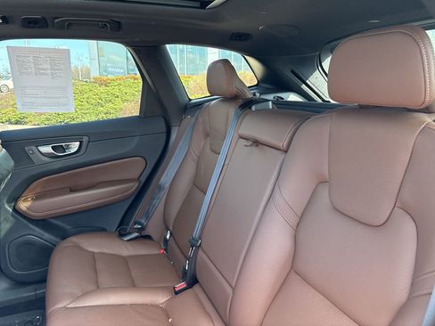 Certified 2023 Volvo XC60 B5 Plus w/ Climate Package image 29