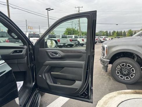Used 2024 Chevrolet Suburban LT AWD/4WD image 15