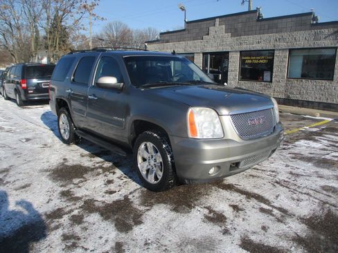 Used 2009 GMC Yukon SLT AWD/4WD image 1