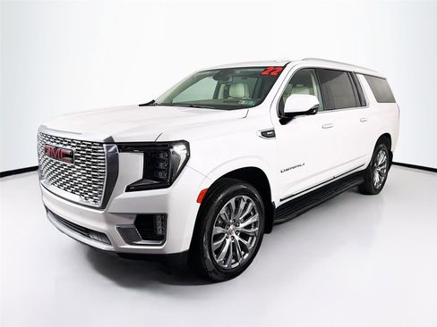 Used 2022 GMC Yukon XL Denali image 3