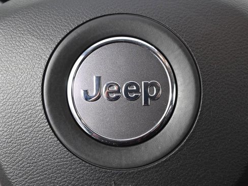 Used 2021 Jeep Cherokee Latitude Lux w/ Comfort/Convenience Group image 34