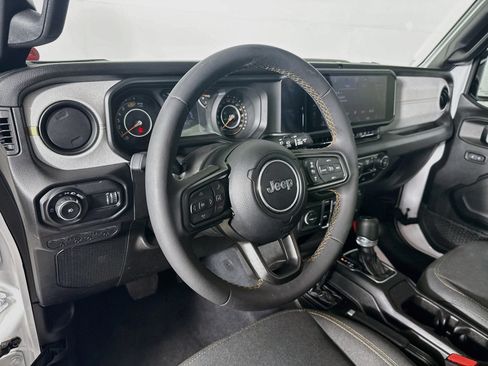 Used 2024 Jeep Wrangler Unlimited Sport AWD/4WD image 8