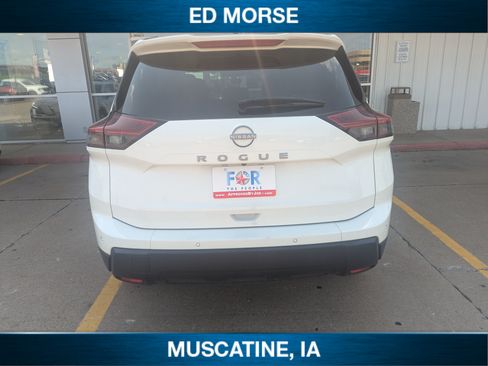 Used 2024 Nissan Rogue S FWD image 6