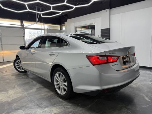 Used 2018 Chevrolet Malibu LT image 3