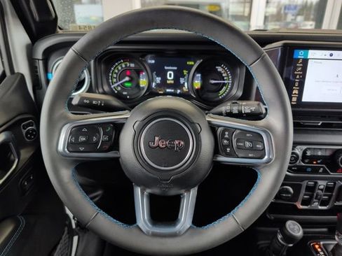 Used 2024 Jeep Wrangler High Altitude AWD/4WD image 20