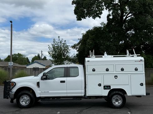 Used 2020 Ford F250 XL w/ Power Equipment Group AWD/4WD image 2