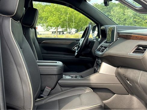 Used 2023 Chevrolet Tahoe Premier w/ Advanced Technology Package RWD image 8