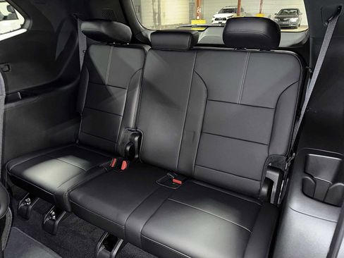 Used 2025 GMC Acadia Elevation w/ Elevation Premium Package image 18