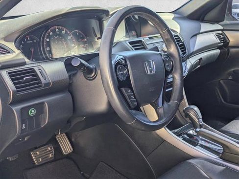 Used 2017 Honda Accord Sport image 10