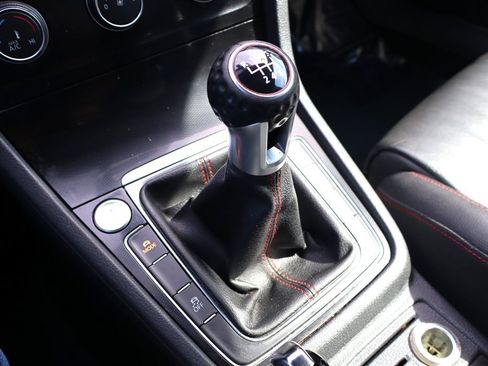 Used 2016 Volkswagen GTI SE FWD image 33