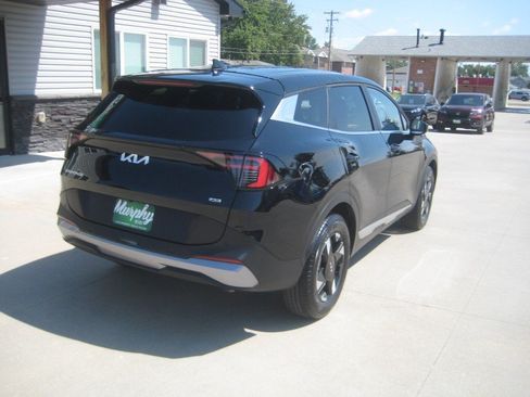 Used 2026 Kia Sportage LX AWD/4WD image 8
