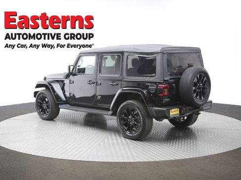 Used 2021 Jeep Wrangler Unlimited Sahara w/ Cold Weather Group AWD/4WD image 64