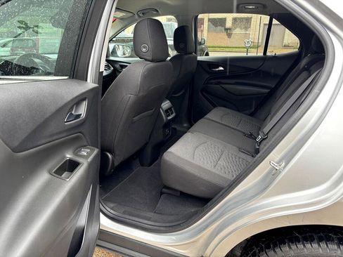 Used 2021 Chevrolet Equinox LT w/ Driver Convenience Package image 13