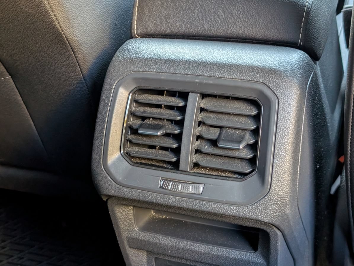 Used 2021 Volkswagen Tiguan SEL FWD image 14