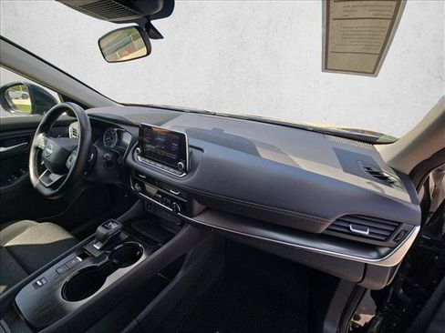 Used 2025 Nissan Rogue SV FWD image 21