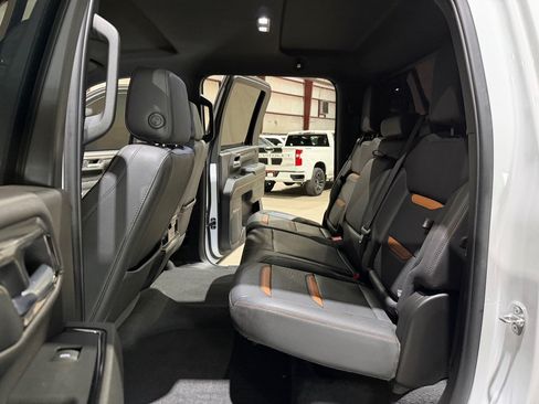 Used 2024 GMC Sierra 2500 AT4 w/ AT4 Preferred Package AWD/4WD image 16