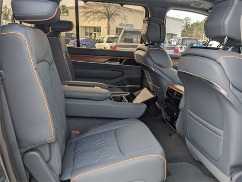 New 2024 Jeep Grand Wagoneer Series III image 29