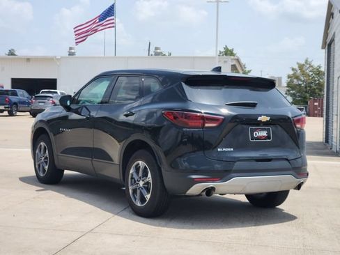 Used 2025 Chevrolet Blazer LT FWD image 5
