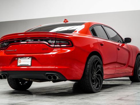 Used 2019 Dodge Charger SXT w/ Plus Group image 12