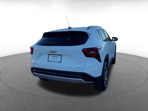 Used 2025 Chevrolet Trax LT image 14