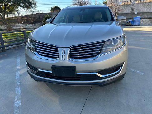 Used 2017 Lincoln MKX Select w/ Select Plus Package image 4